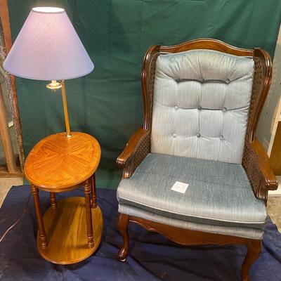Vintage Chair w/ End Table w/ Lamp