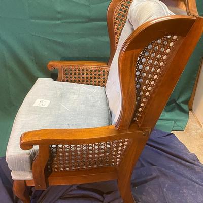 Vintage Chair w/ End Table w/ Lamp