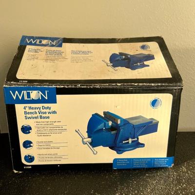 Wilton 4â€ Heavy Duty Bench Vise w/ Swivel Base