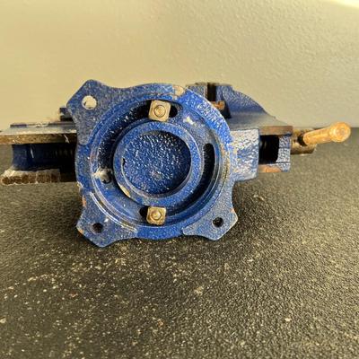 Wilton 4â€ Heavy Duty Bench Vise w/ Swivel Base