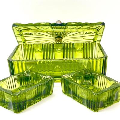 Indiana Glass Cigarette Set