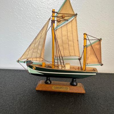 PAMIR, Shrimp boat and Two Unnamed.
