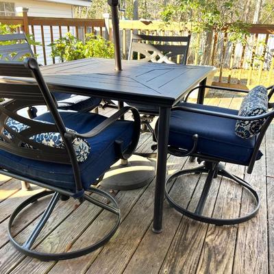 Outdoor Patio Set With 4 Swivel/Rocking Chairs
