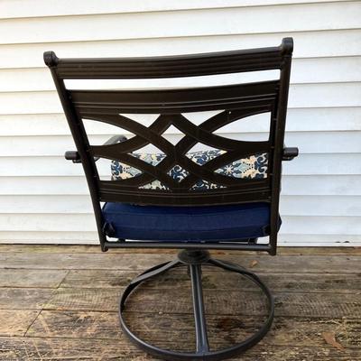 Outdoor Patio Set With 4 Swivel/Rocking Chairs