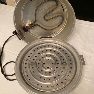 Vintage Mirro bun warmer