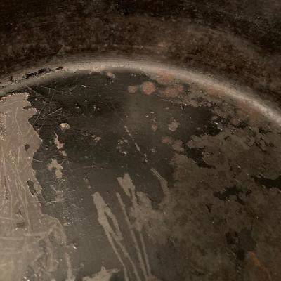 Cast iron skillet