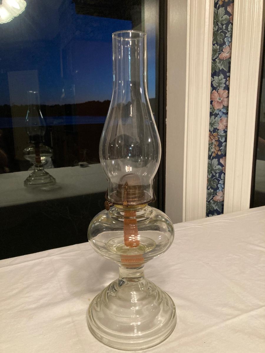 Glass oil lamp