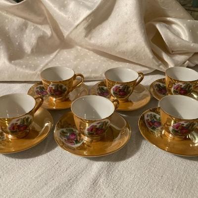 Set of 6 vintage demitasse cups & saucers