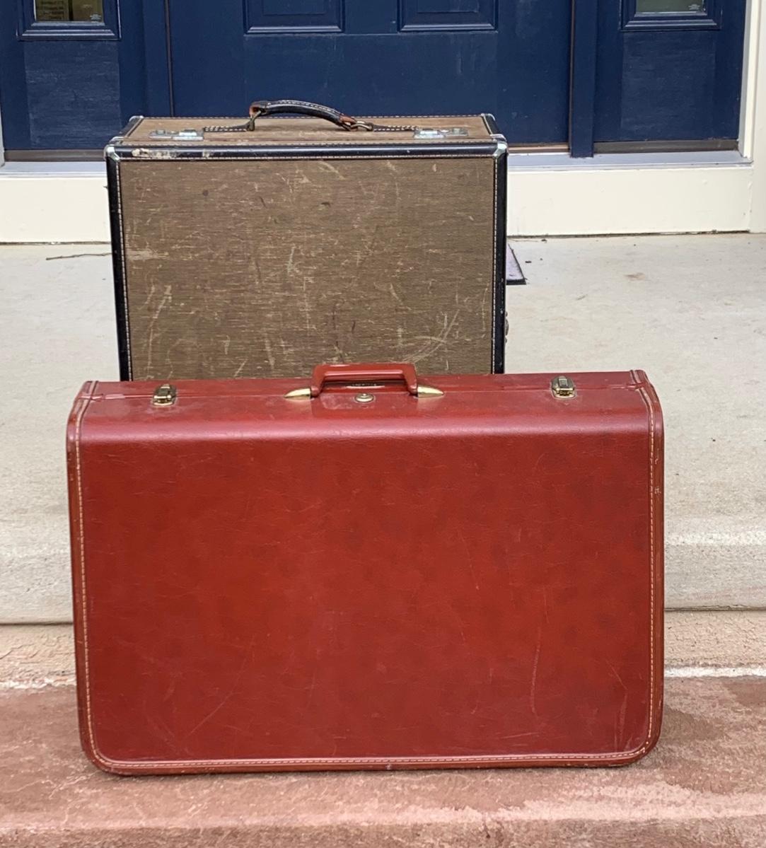 At Auction: HARTMANN LEATHER LUGAGE CARRY ON OR BRIEFCASE