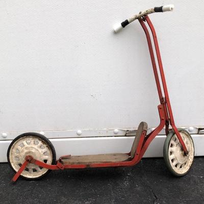 LOT124M: Red Vintage Scooter