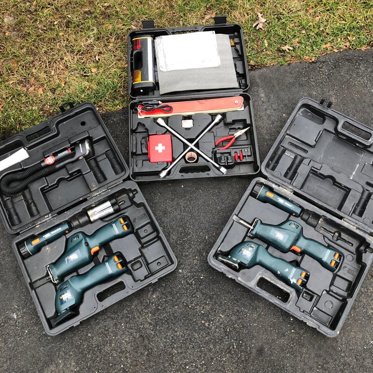 LOT126M VersaPak Power Tools & Auto Emergency Tool Set