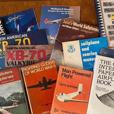 Mixed Lot of Reference Books on Airplanes Gliders Model Planes