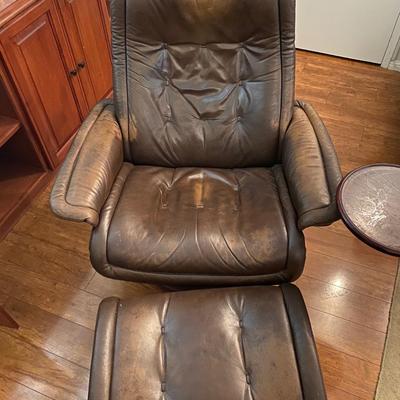 Ekornes Stressless Recliner Cushioned Chair with Small Attached Side Table and Footrest Ottoman