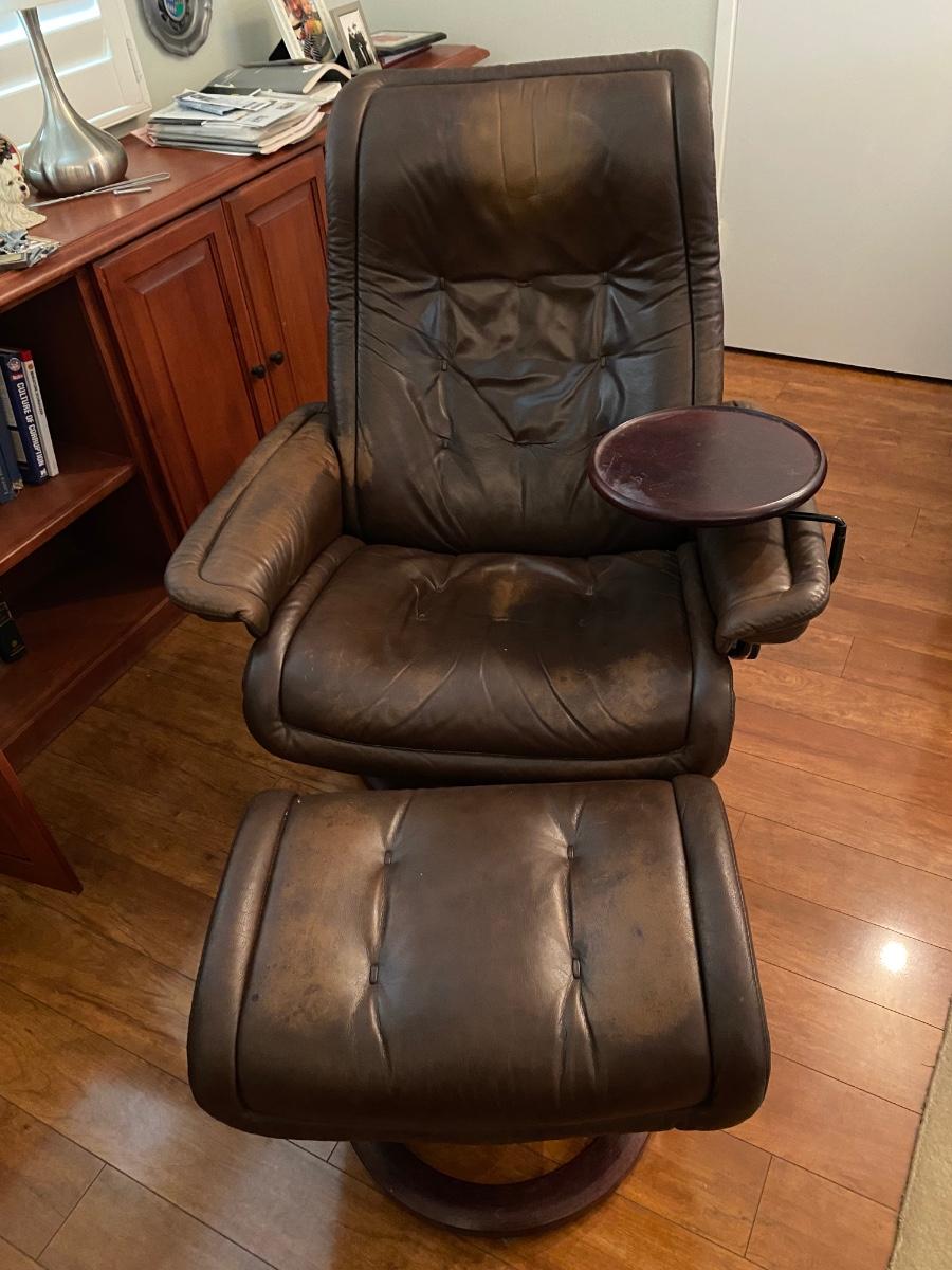 Ekornes Stressless Recliner Cushioned Chair with Small Attached Side Table and Footrest Ottoman EstateSales
