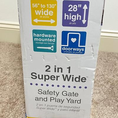 REGALO ~ 2 in 1 Super Wide Safety Gate & Play Yard ~ NIB