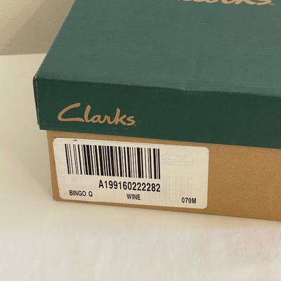 CLARKS ~ Ladies Size 7 ~ Wine Shoes