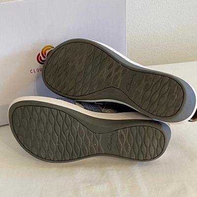 CLOUDSTEPPERS ~ Ladies Size 7 ~ Blue Sandals