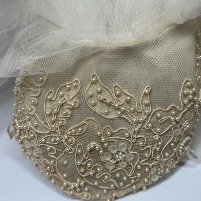 Antique White Beaded Floral Design Brides Veiled Cap