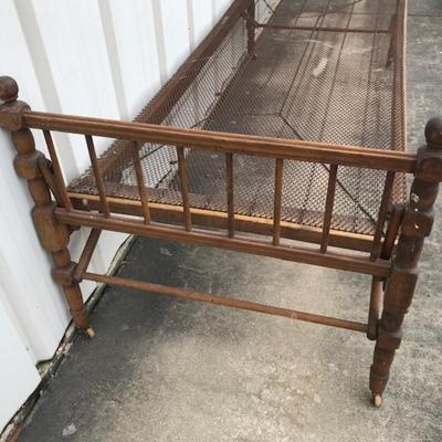 Rare Civil war wood spindle bed