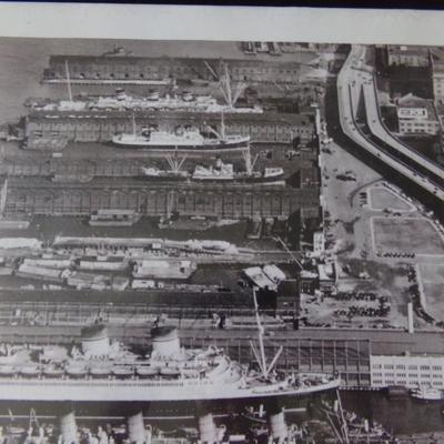 THE HULTON COLLECTION. THE GREAT LINES IN NEW YORK HARBOUR POSTER.