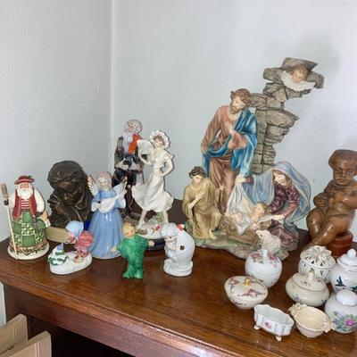 Lot of decorative items