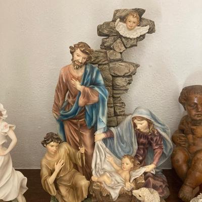 Lot of decorative items