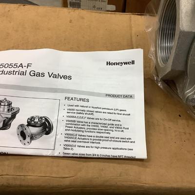 Honeywell Industrial Gas Valve V5055B 1085 NIB