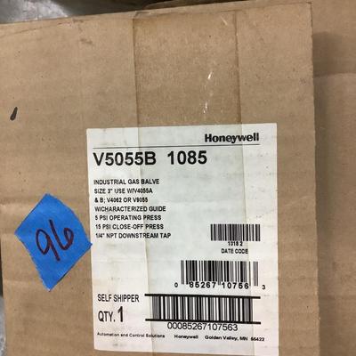 Honeywell Industrial Gas Valve V5055B 1085 NIB