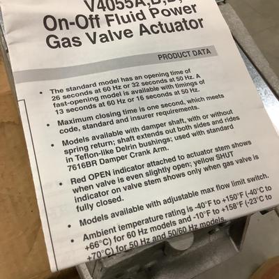 Honeywell Fluid Power Gas Valve V4055D 1043 NIB