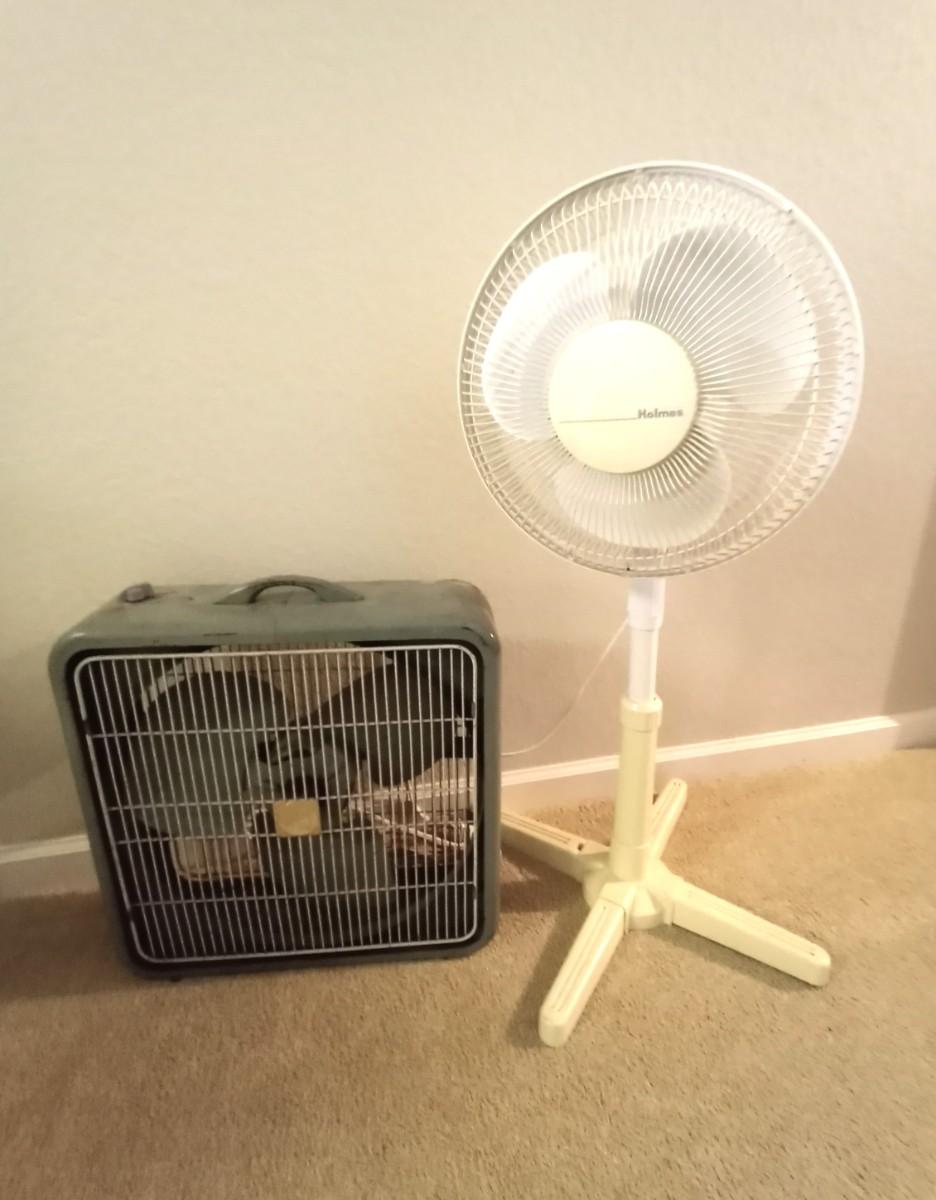 VINTAGE LAU BOX FAN AND ADJUSTABLE HOLMES FLOOR FAN