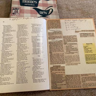 Lot of vintage gardening books