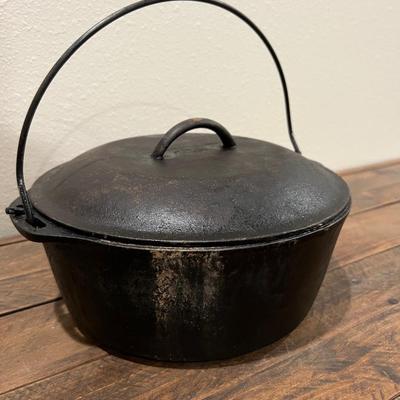 Cast Iron Dutch Oven