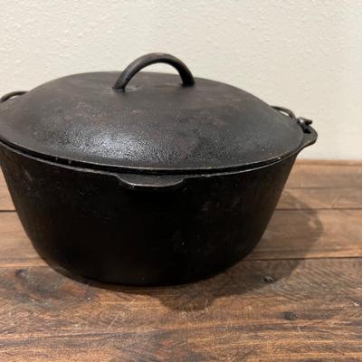 Cast Iron Dutch Oven