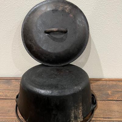 Cast Iron Dutch Oven