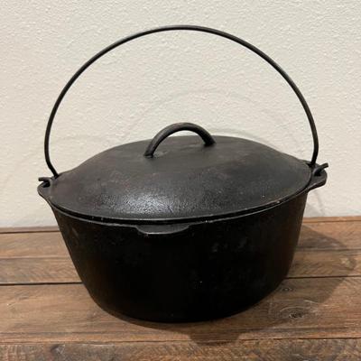 Cast Iron Dutch Oven