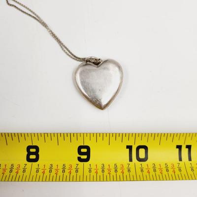 . 925 SILVER STAMPED HEART NECKLACE