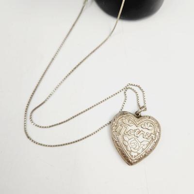 . 925 SILVER STAMPED HEART NECKLACE