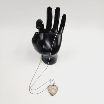 . 925 SILVER STAMPED HEART NECKLACE