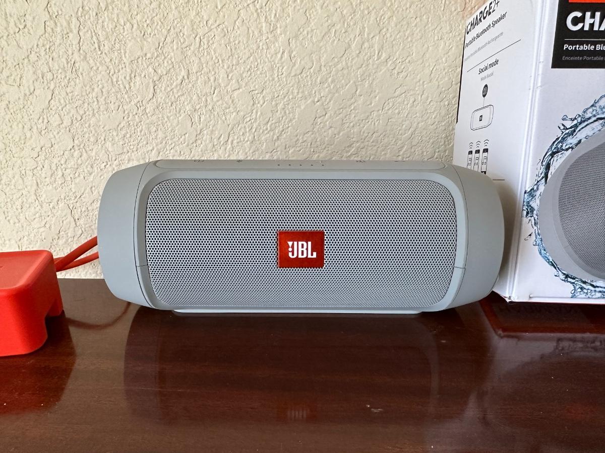 JBL CHARGE2+ PORTABLE BLUETOOTH SPEAKER.