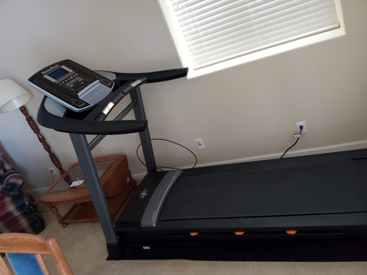 NORDIC TRACK C900i TREADMILL