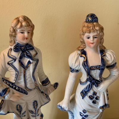 Porcelain Figurine Lot - Lots Of Blue