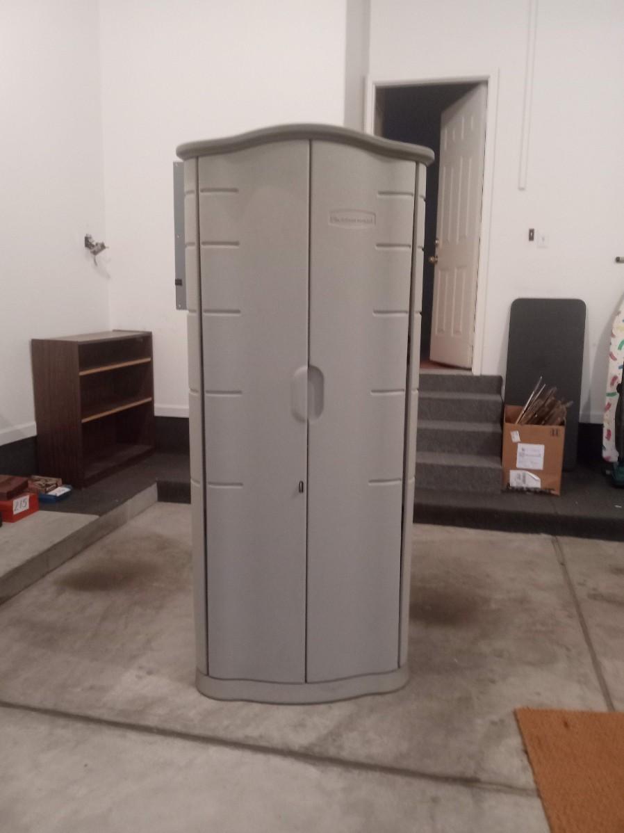 Rubbermaid storage cabinet in Tulsa, OK, Item GO9813 sold
