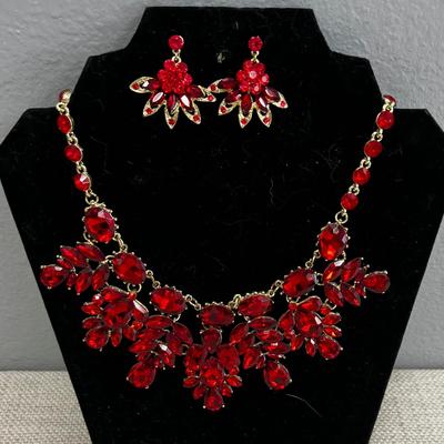 Vintage Rhinestone Red Necklace & Earrings. 