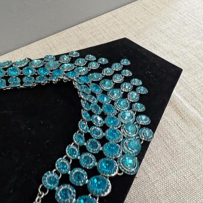 Vintage Rhinestone Turquoise Queen Necklace 