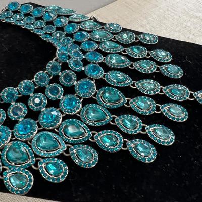 Vintage Rhinestone Turquoise Queen Necklace 
