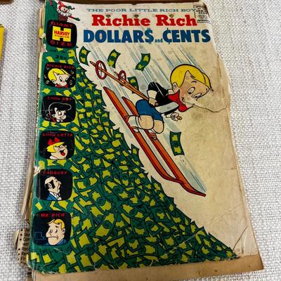 4 Harvey Comics of Richie Rich 