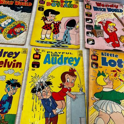 Mixed Lot of Harvey Comics 8 Total