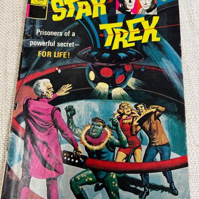 3 Vintage Whitman Comics Lost in Space Star Trek