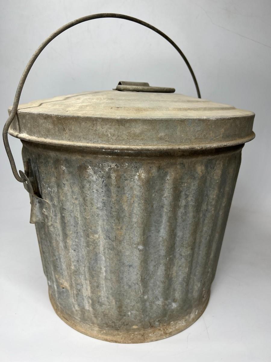 Vintage Kelley Small 5 Gallon Galvanized Steel Metal Pail Trash Can