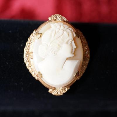 GOLD FILLED CAMEO PIN  1930'S